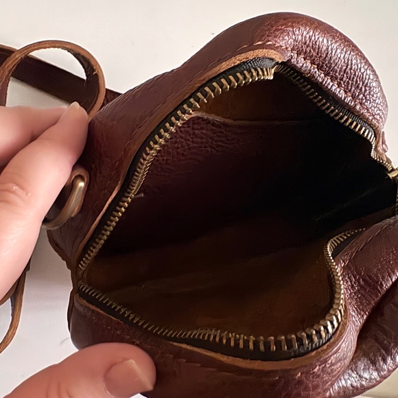 Portland Leather Small Circle Crossbody Pebbled Nutmeg - Picture 3 of 4